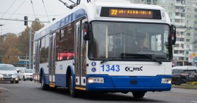 Ucrainenii călătoresc gratuit cu troleibuzele din Chișinău, fără o decizie oficială